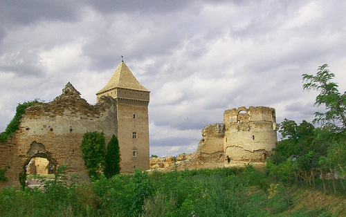 Bač Castle